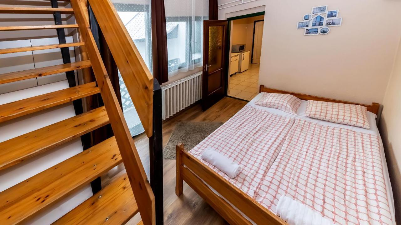 Bed and Breakfast Csillagtura Panzio Еґер Екстер'єр фото