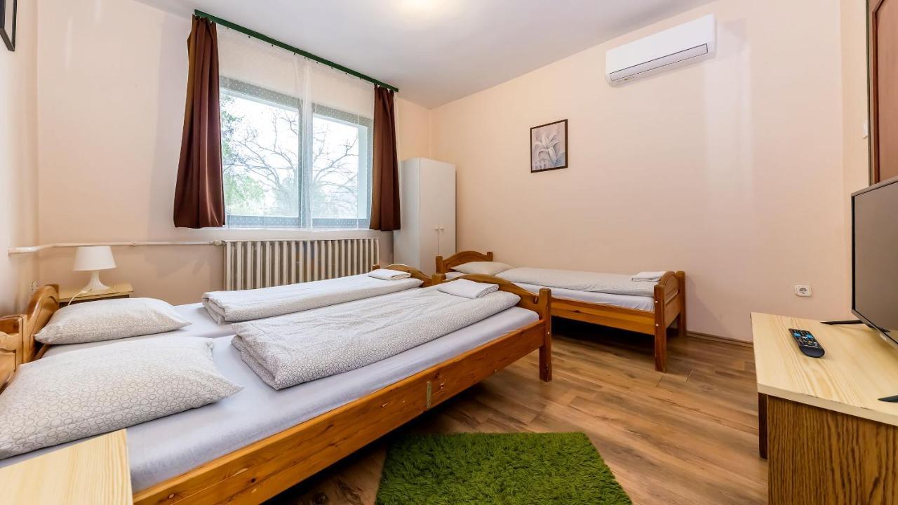 Bed and Breakfast Csillagtura Panzio Еґер Екстер'єр фото