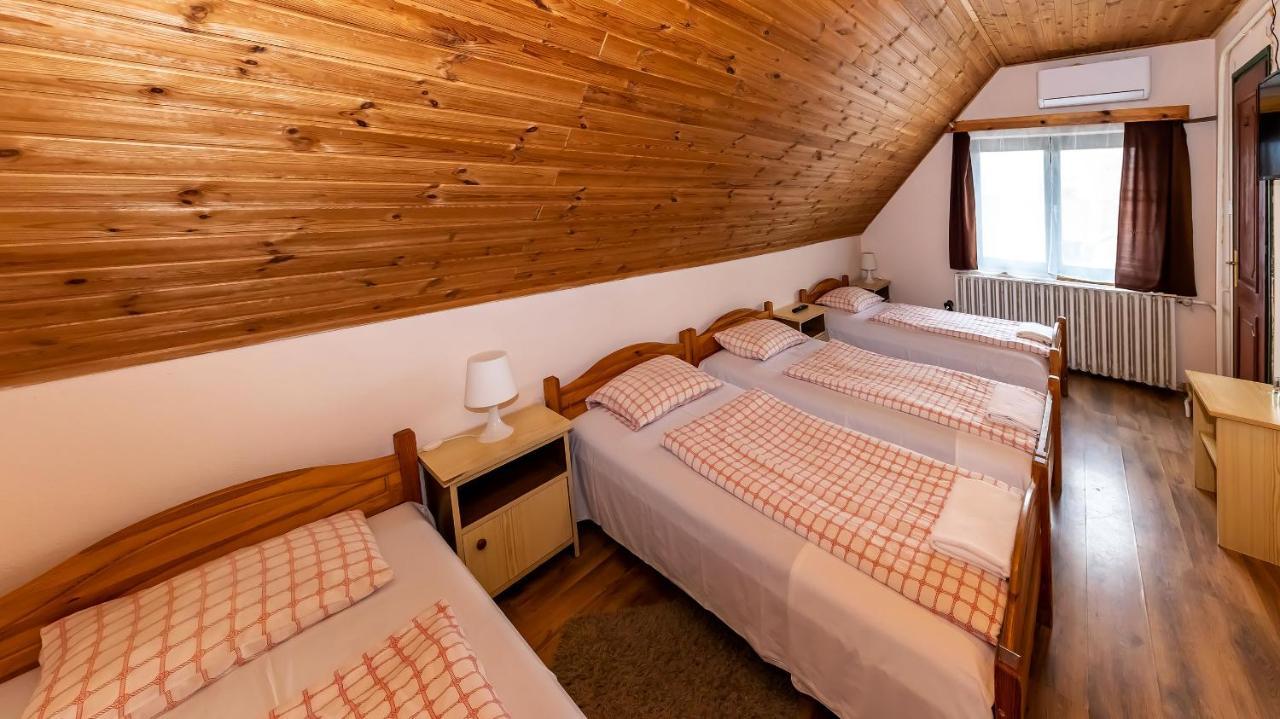 Bed and Breakfast Csillagtura Panzio Еґер Екстер'єр фото