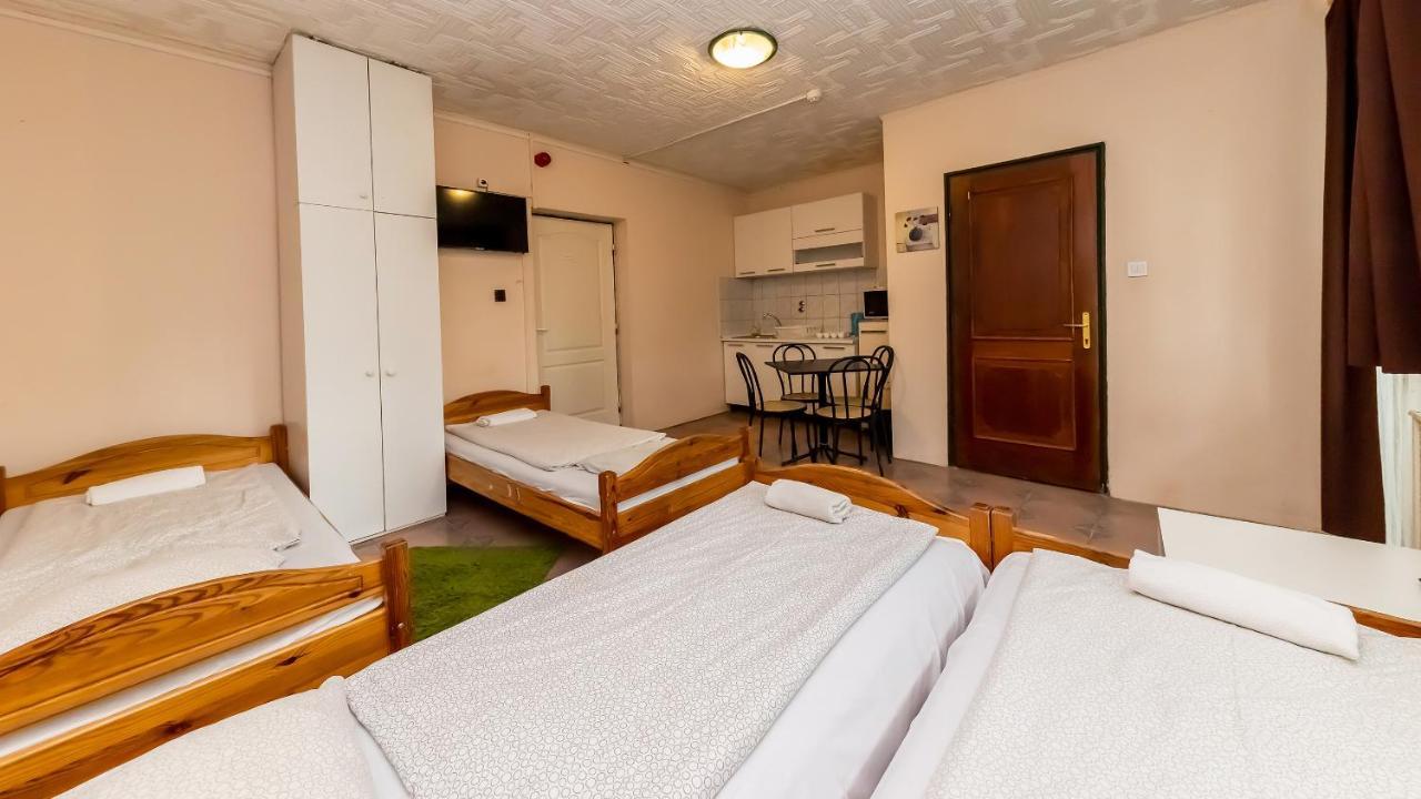 Bed and Breakfast Csillagtura Panzio Еґер Екстер'єр фото