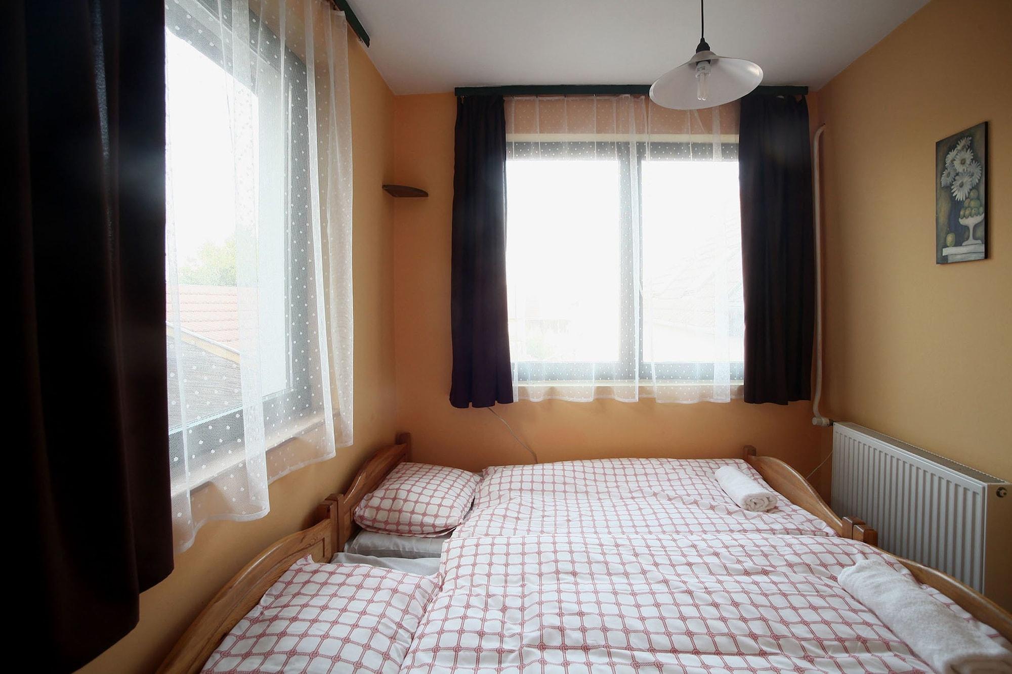 Bed and Breakfast Csillagtura Panzio Еґер Екстер'єр фото